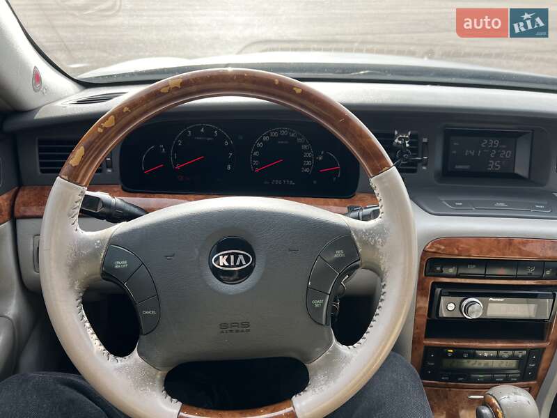 Седан Kia Opirus 2005 в Ужгороді