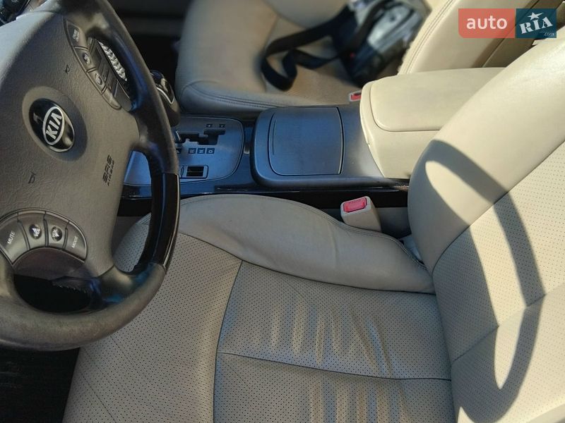 Седан Kia Opirus 2009 в Крюківщині