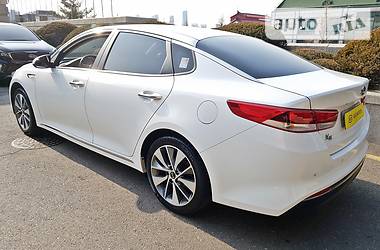 Седан Kia Optima 2016 в Днепре