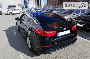 Седан Kia Optima 2013 в 