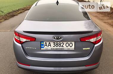 Седан Kia Optima 2011 в 