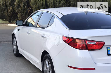 Седан Kia Optima 2015 в 