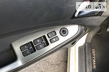 Седан Kia Optima 2014 в 