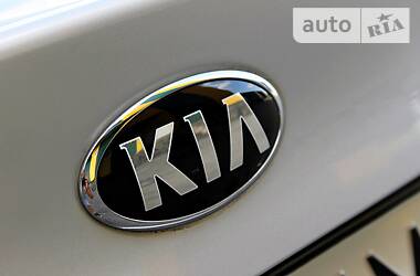 Седан Kia Optima 2014 в 