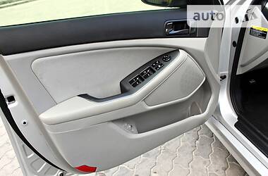 Седан Kia Optima 2014 в 