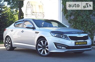 Седан Kia Optima 2011 в Киеве