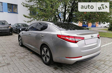 Седан Kia Optima 2012 в Львове