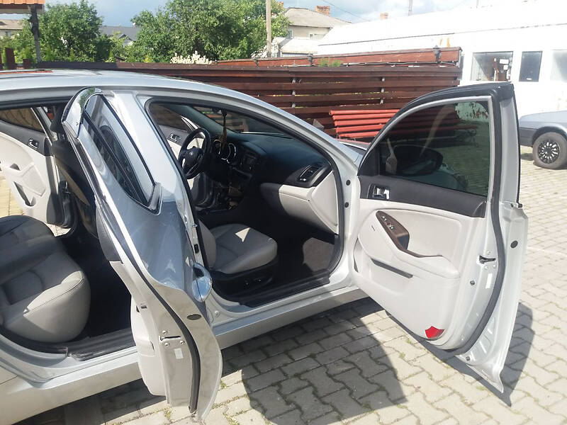 Седан Kia Optima 2013 в Луцьку