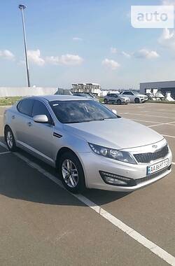 Седан Kia Optima 2011 в Києві