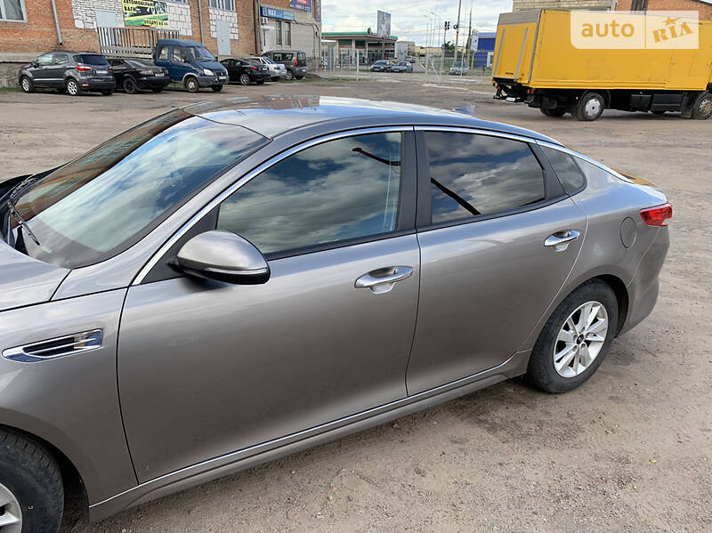 Седан Kia Optima 2016 в 