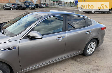 Седан Kia Optima 2016 в 