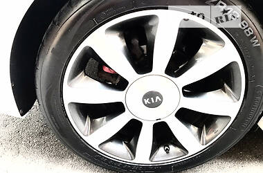 Седан Kia Optima 2013 в Киеве