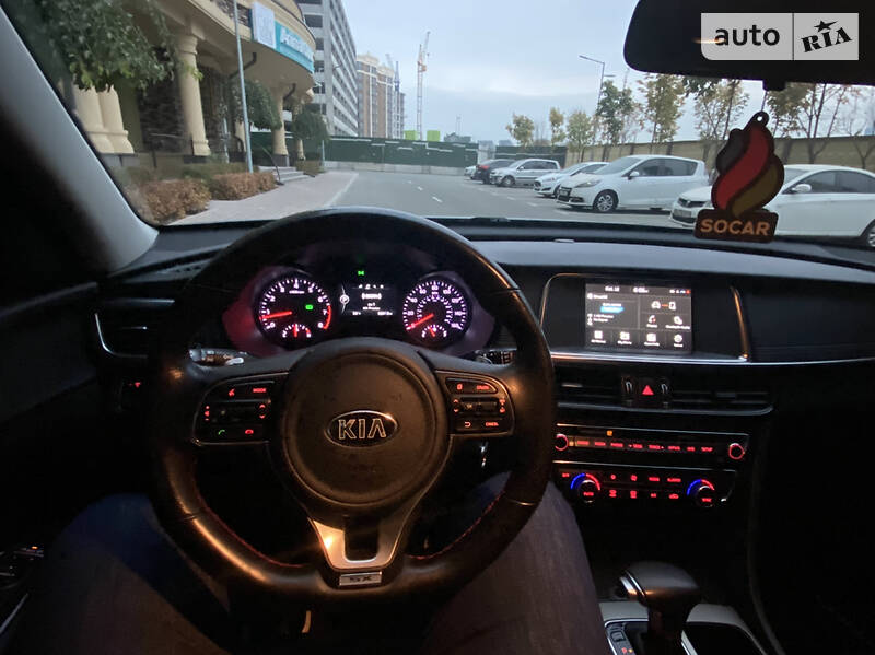 Седан Kia Optima 2016 в Києві