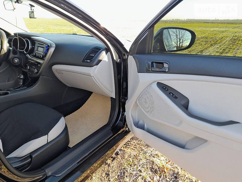Седан Kia Optima 2015 в Токмаке