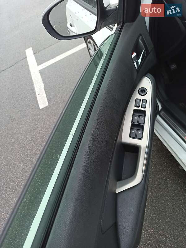 Седан Kia Optima 2014 в Борисполе