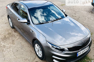 Седан Kia Optima 2016 в 