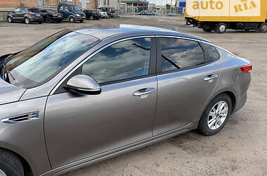 Седан Kia Optima 2016 в 