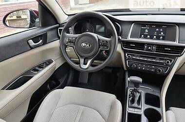 Седан Kia Optima 2018 в Маріуполі