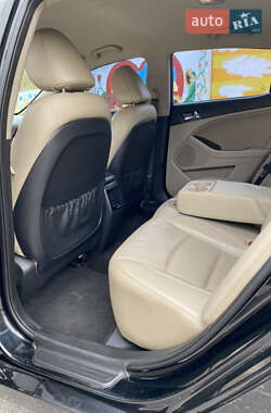 Седан Kia Optima 2013 в 