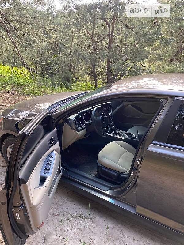 Седан Kia Optima 2014 в Павлограді