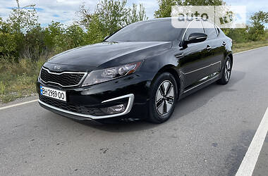 Седан Kia Optima 2012 в Раздельной