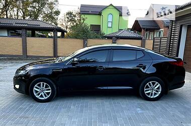 Седан Kia Optima 2012 в 