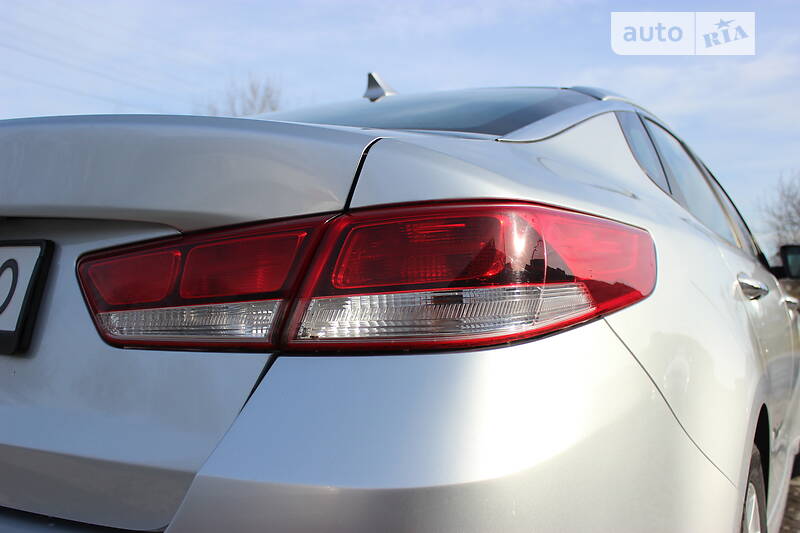 Седан Kia Optima 2017 в Дунаевцах