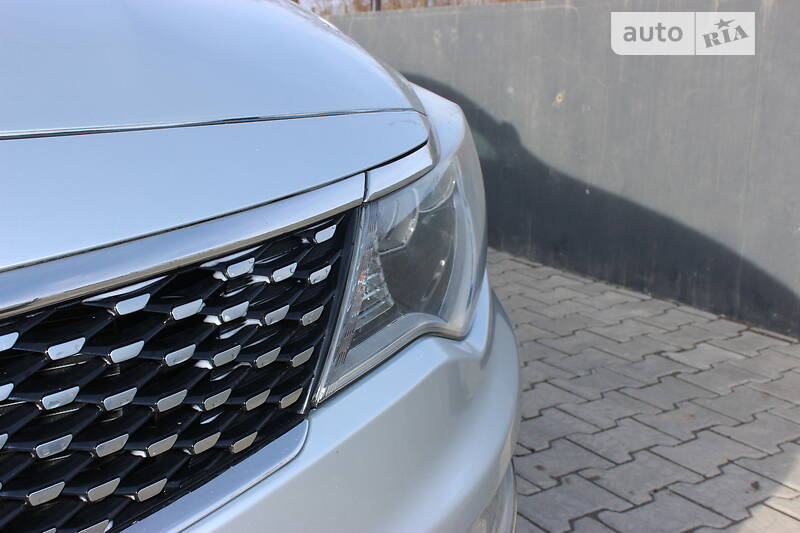 Седан Kia Optima 2017 в Дунаевцах