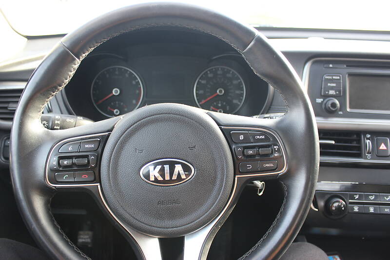 Седан Kia Optima 2017 в Дунаевцах