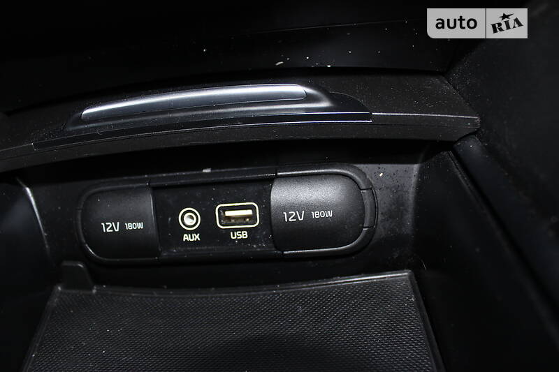 Седан Kia Optima 2017 в Дунаевцах