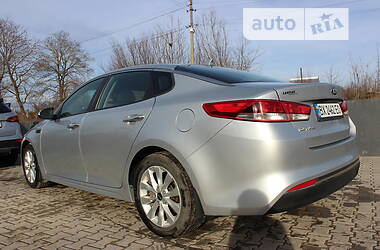 Седан Kia Optima 2017 в Хмельницком