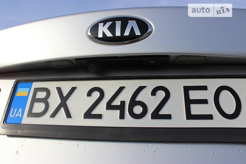 Седан Kia Optima 2017 в Дунаевцах