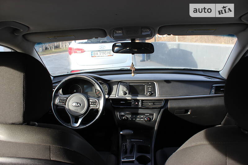 Седан Kia Optima 2017 в Дунаевцах