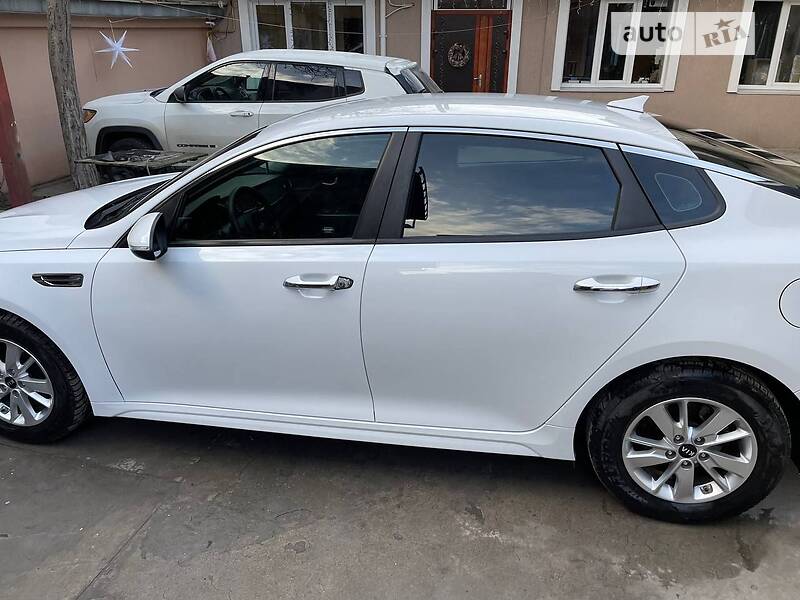 Седан Kia Optima 2016 в Одессе