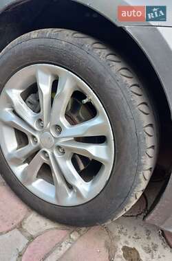 Седан Kia Optima 2013 в Гадяче
