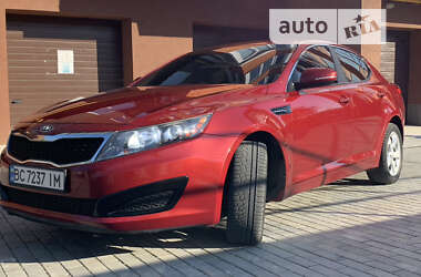 Седан Kia Optima 2010 в Стрые