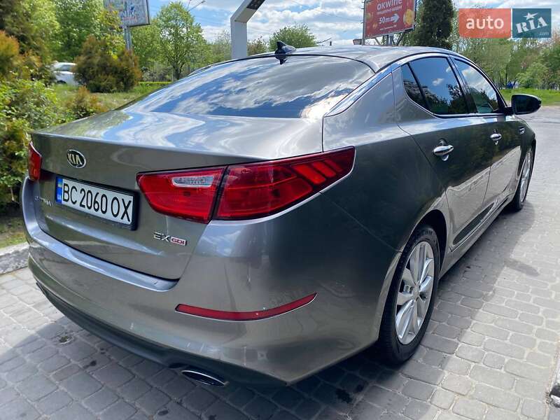 Седан Kia Optima 2015 в Львове