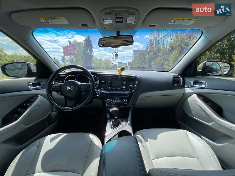 Седан Kia Optima 2015 в Львове