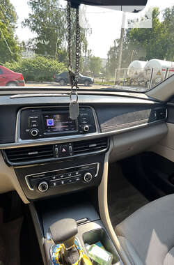 Седан Kia Optima 2016 в 