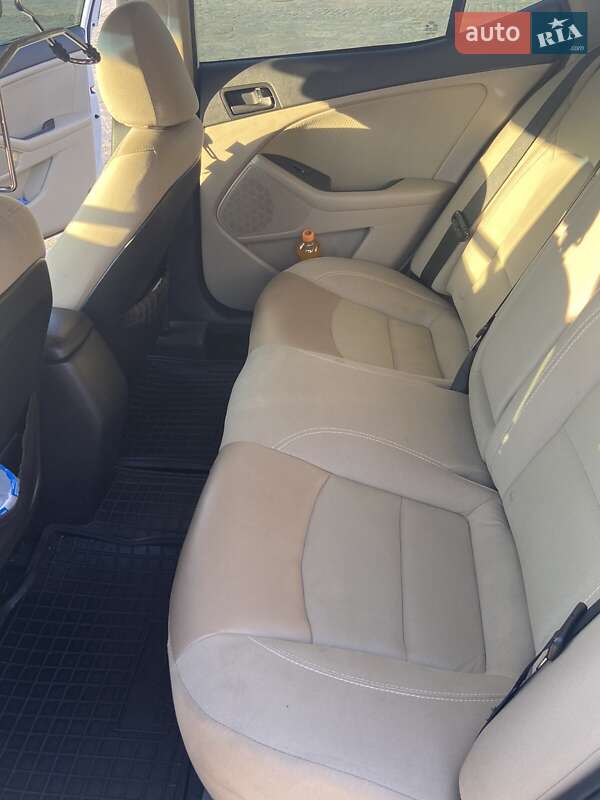 Седан Kia Optima 2015 в Кременчуці