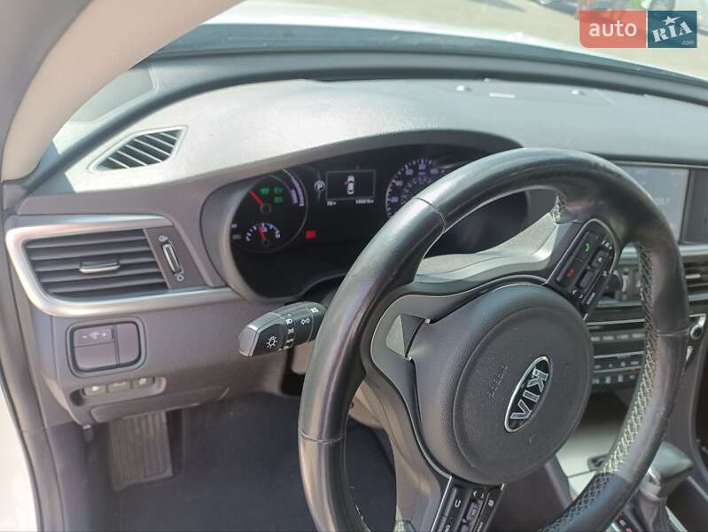 Седан Kia Optima 2017 в Ровно