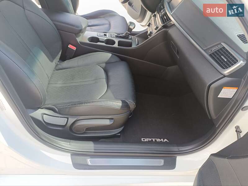 Седан Kia Optima 2017 в Ровно