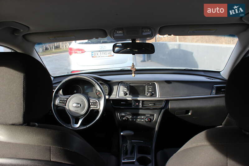 Седан Kia Optima 2017 в Дунаївцях
