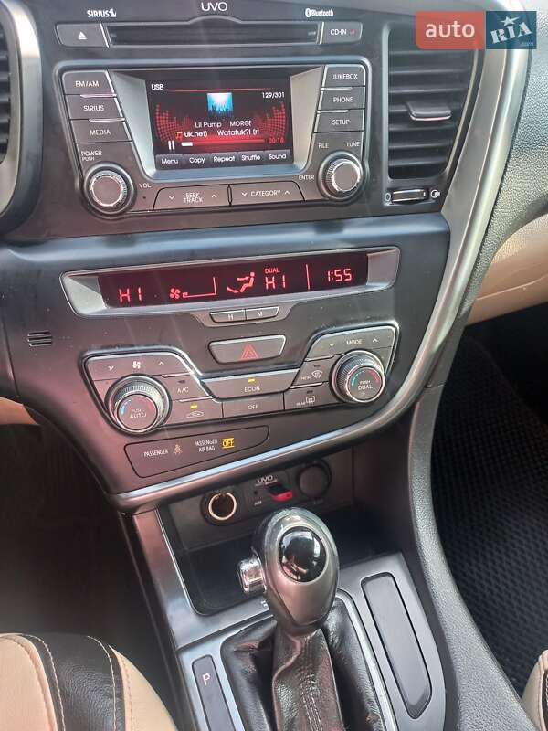 Седан Kia Optima 2013 в Мукачево