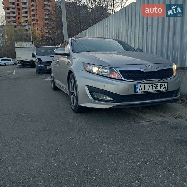 Седан Kia Optima 2012 в Обухові
