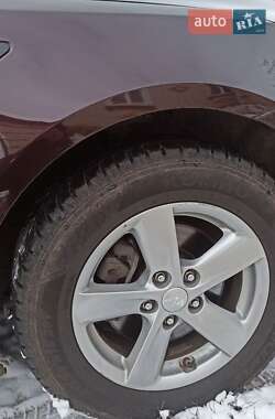 Седан Kia Optima 2014 в 