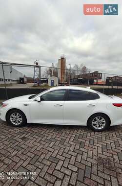 Седан Kia Optima 2016 в Львове
