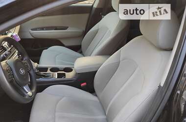 Седан Kia Optima 2016 в 