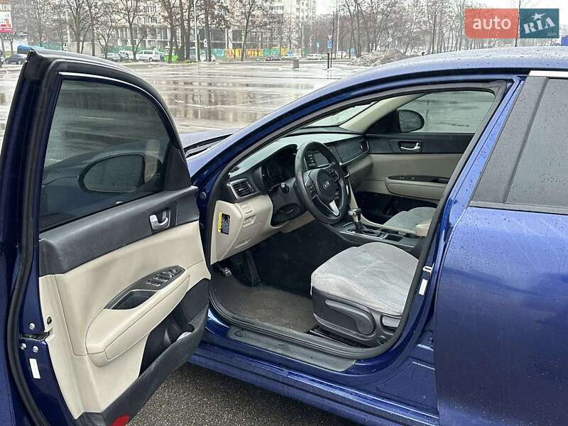 Седан Kia Optima 2015 в Киеве
