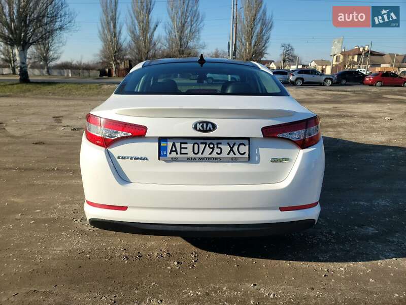 Седан Kia Optima 2012 в Днепре
